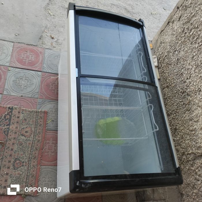 Морозильник, столы, стулья