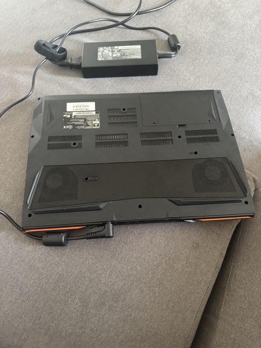 CLEVO PB50RF i9 + RTX 2070 | 240Hz | 32GB RAM | Gaming Puternic