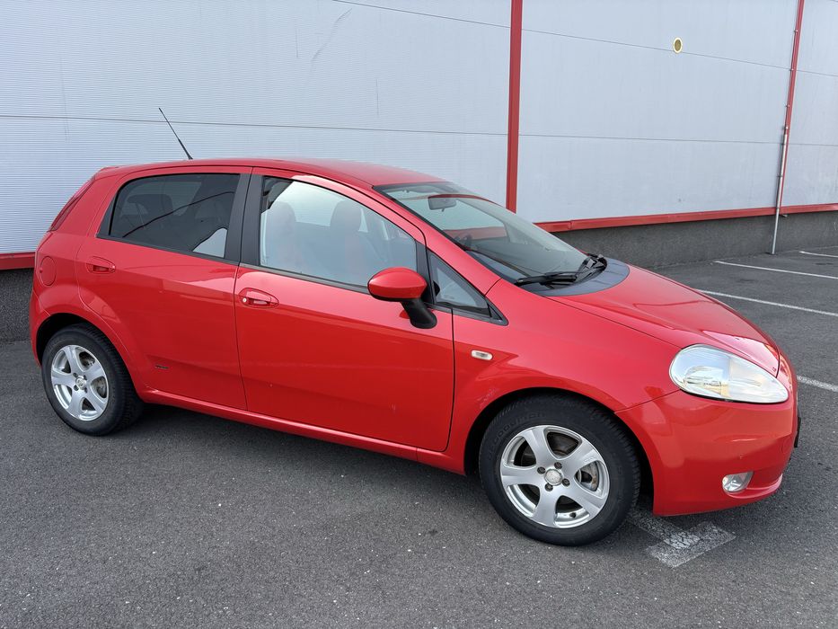 Vând FIAT Grande Punto
