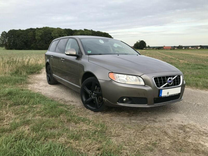 НА ЧАСТИ! Volvo V70 D5 2.4 D 184 кс. комби климатик лети джанти