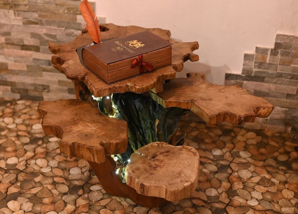 Măsuțe unicat ,lucrate manual