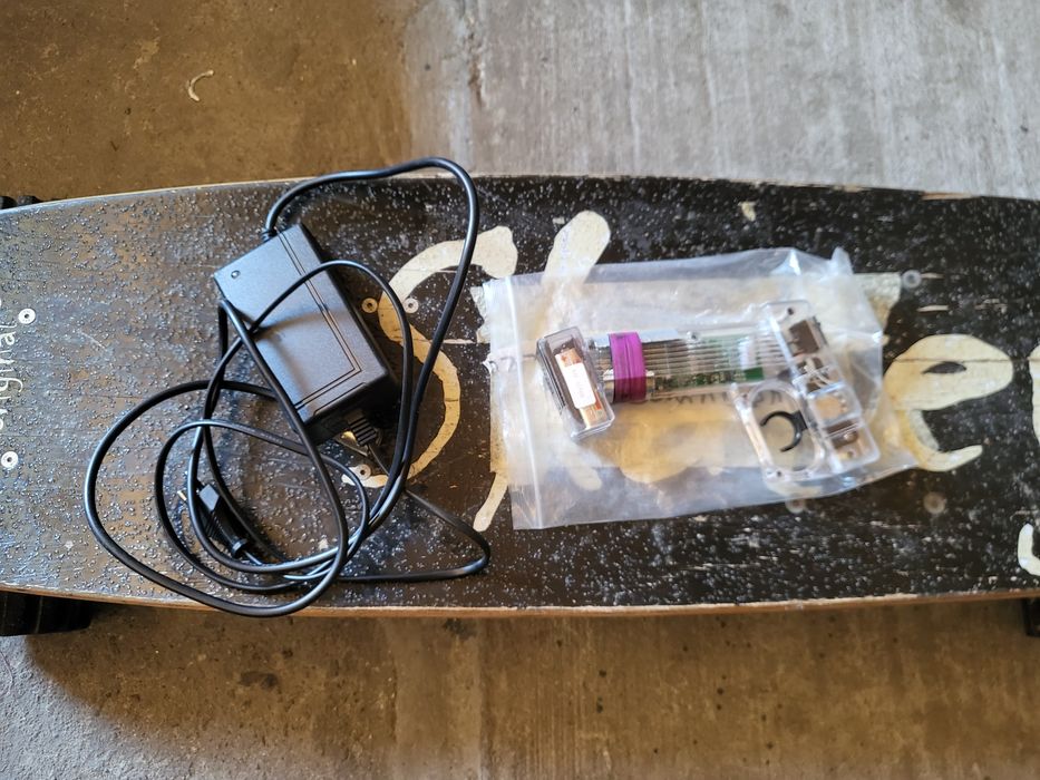 Skateboard adulti electric cu telecomanda si incarcator