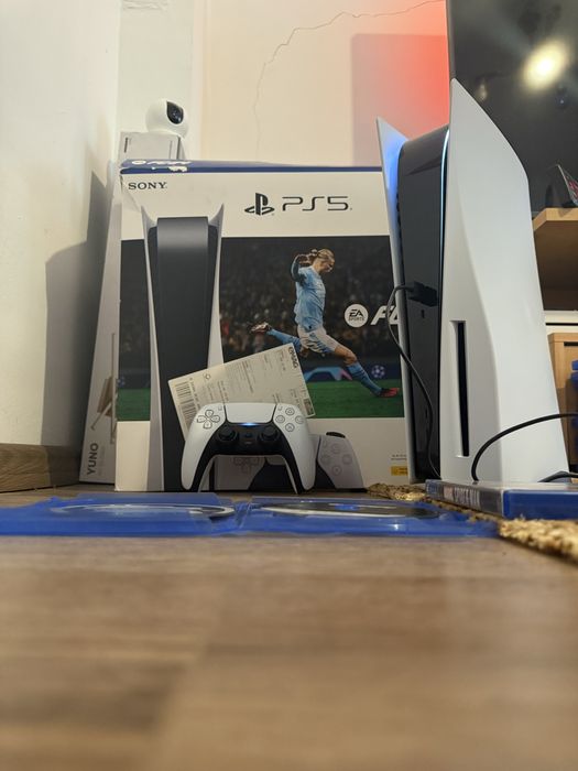 Playstaion 5 1 maneta 2 jocuri  mk xl fc24 la cutie
