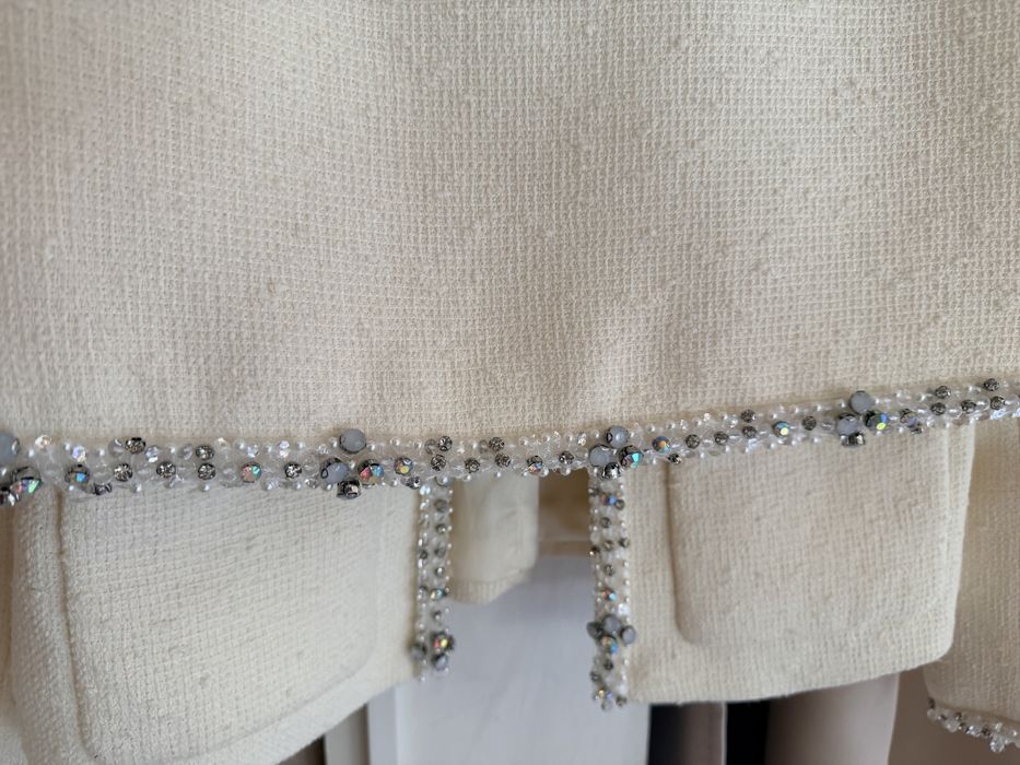 Costum dama Chanel tweed ivory cu cristale – sacou + fustă – mărimea S