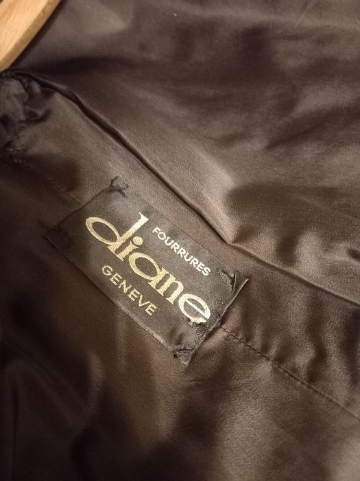 Vand haina de blana naturala