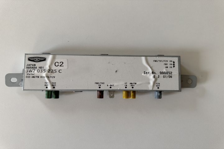 Amplificator antena TV Bentley Continental