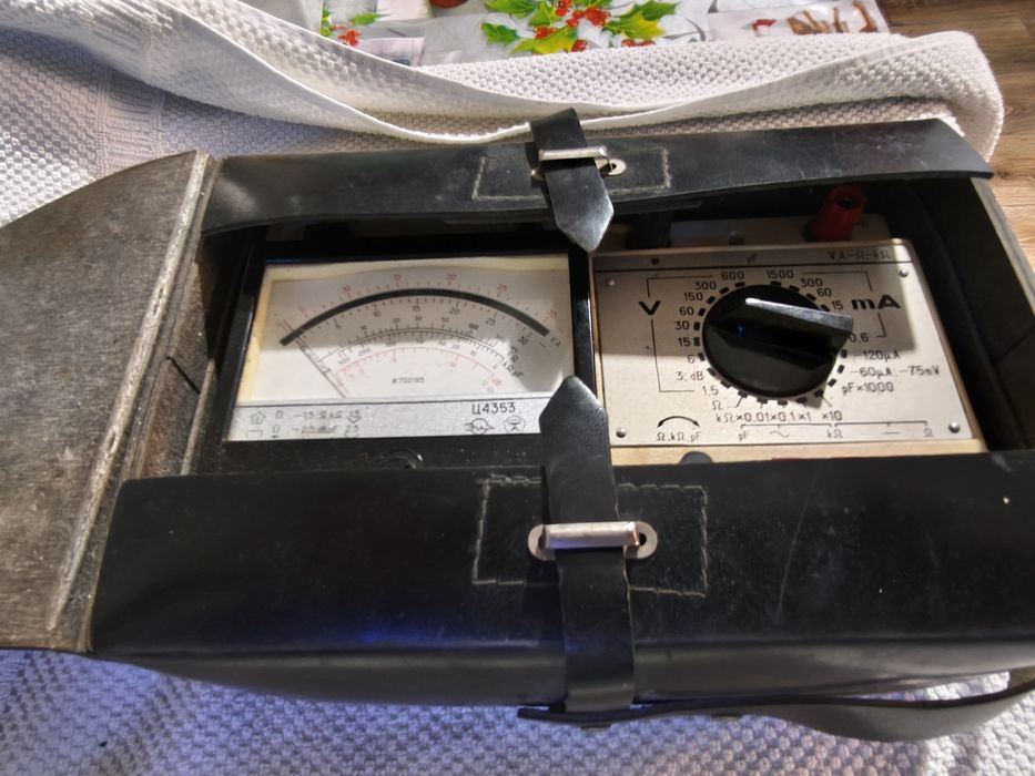 Ретро мултицет  и мултиметър