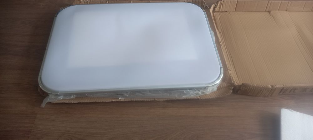 Светильник новый