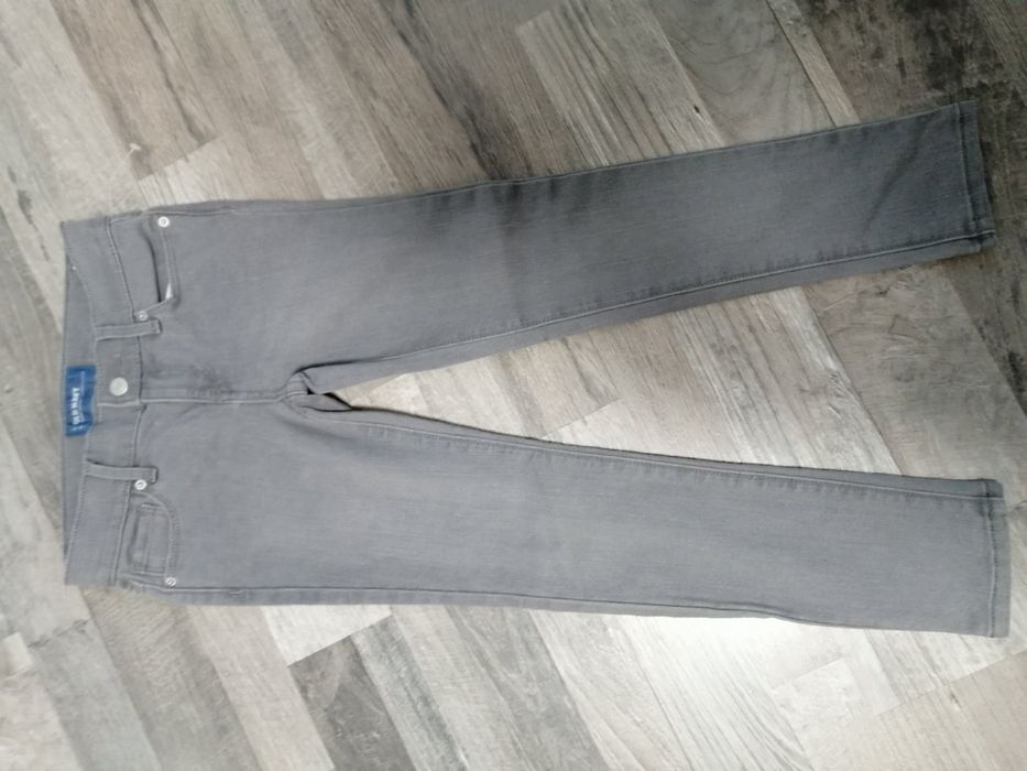 Чисто Нови дънки