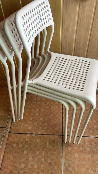 Scaune albe 4 bucati