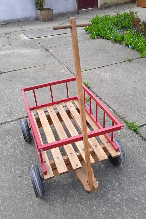 cărucior de joacă pentru copii