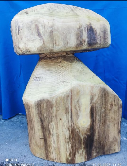 Дървен стол -табуретка