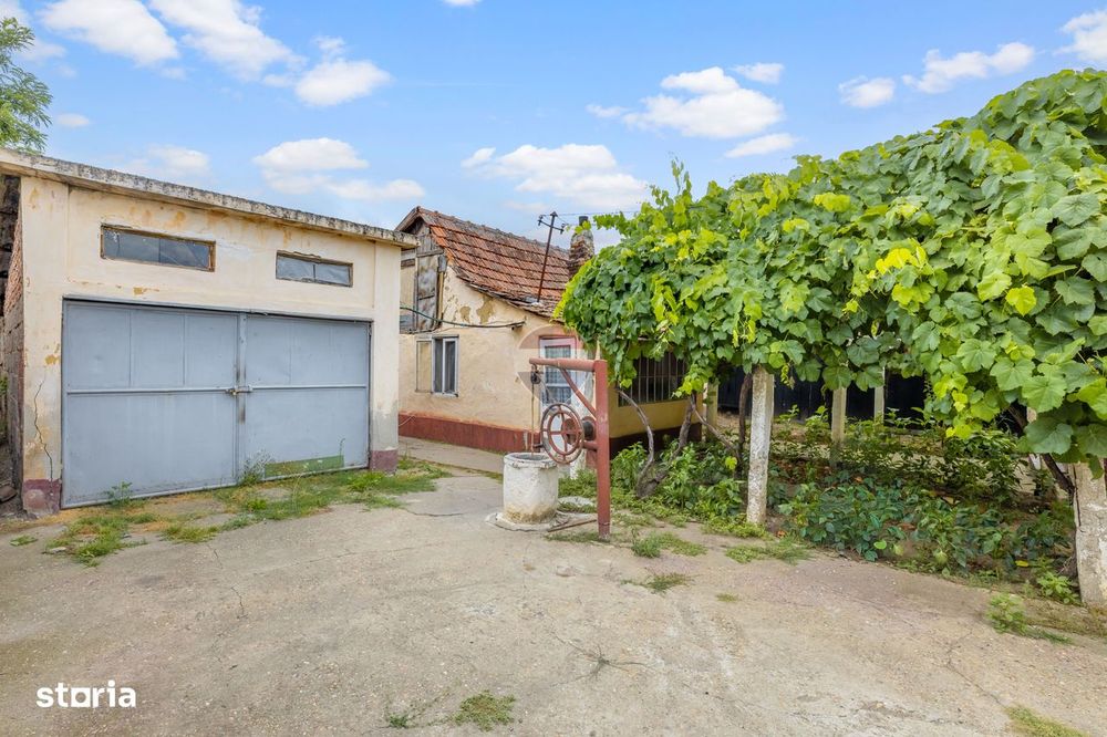Casă de vânzare în zona Gai cu teren de 1.480 mp