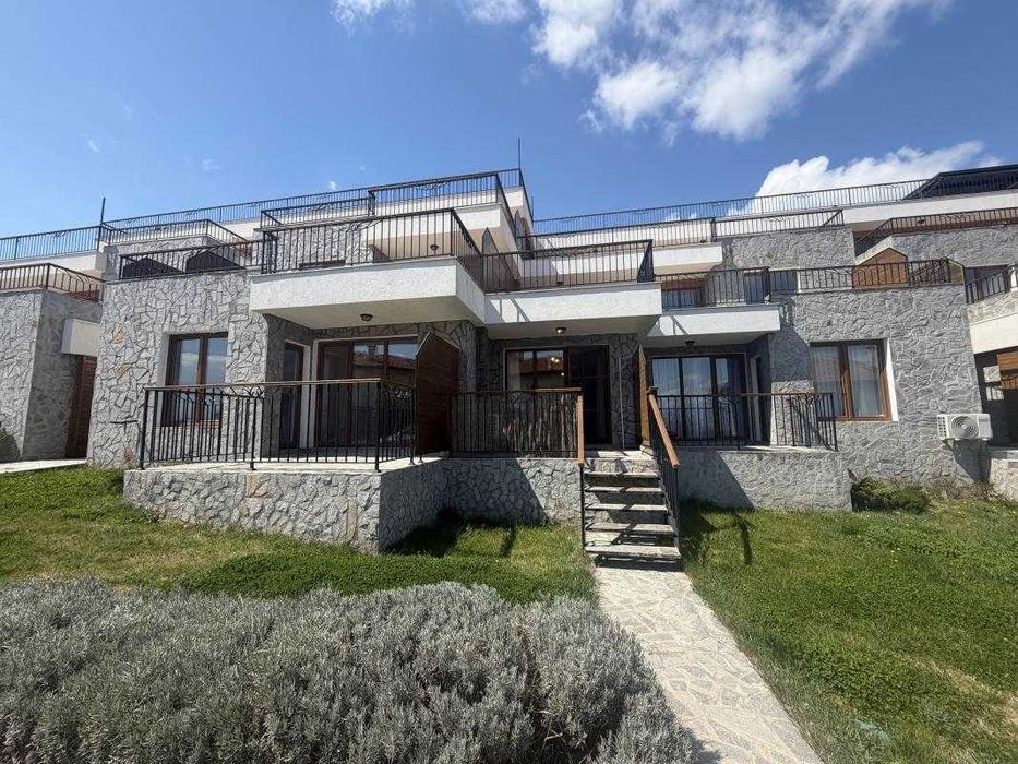 Просторен едностаен апартамент в к-с “Vineyards Resort”