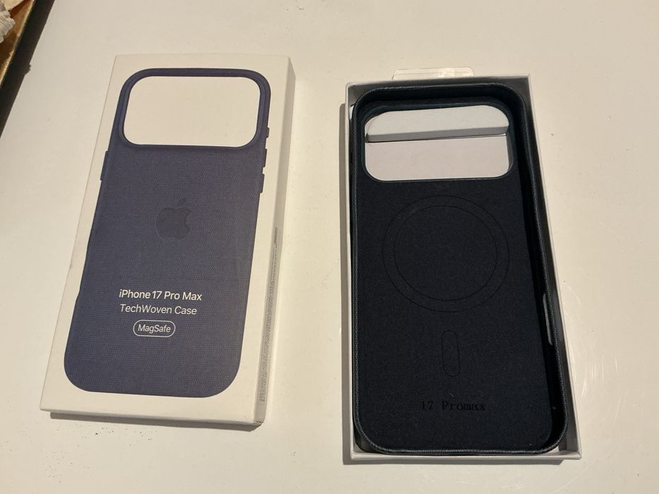 Husa TechWoven iPhone Pro Max