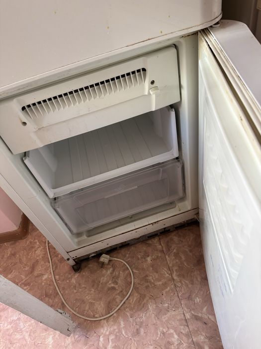 продам холодильник на запчасти