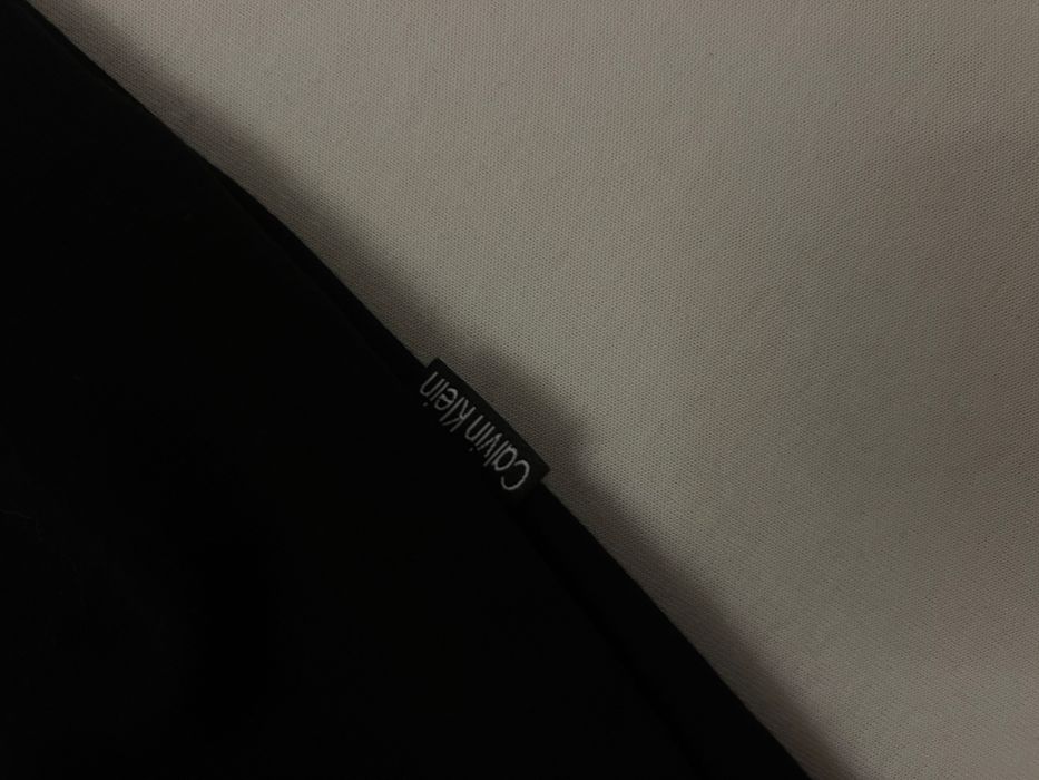 Bluză/Tricou Calvin Klein Monogram Black - Nouă, Cu Etichetă