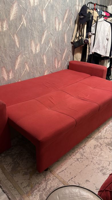 Қызыл раскладной диван