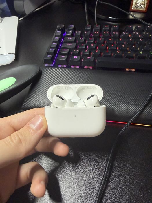 Airpods Pro 2 (fara cutia lor) + accesori gratis