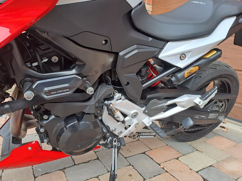 Vând Bmw f900R Stare Ca Nouă Garanție