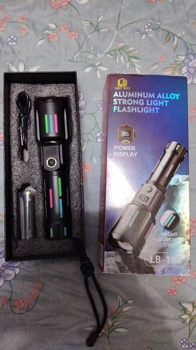 Фонарик светит хорошо