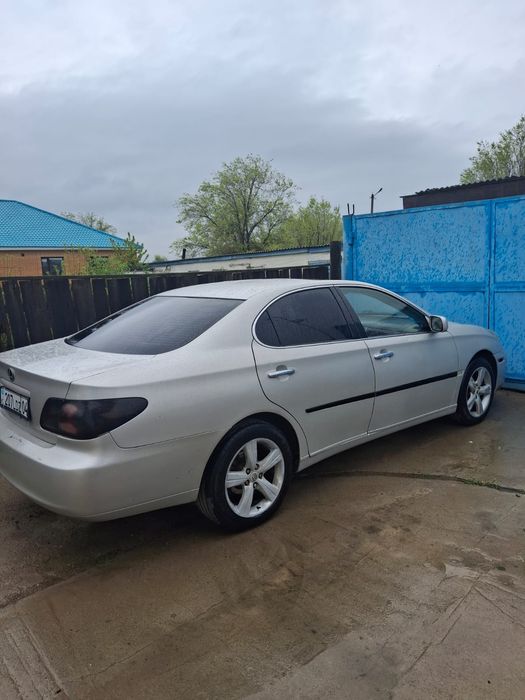 Продам Лексус 300es
