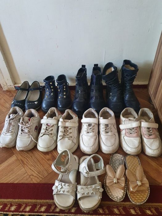 Продаю пакет с детской обувью для девочек