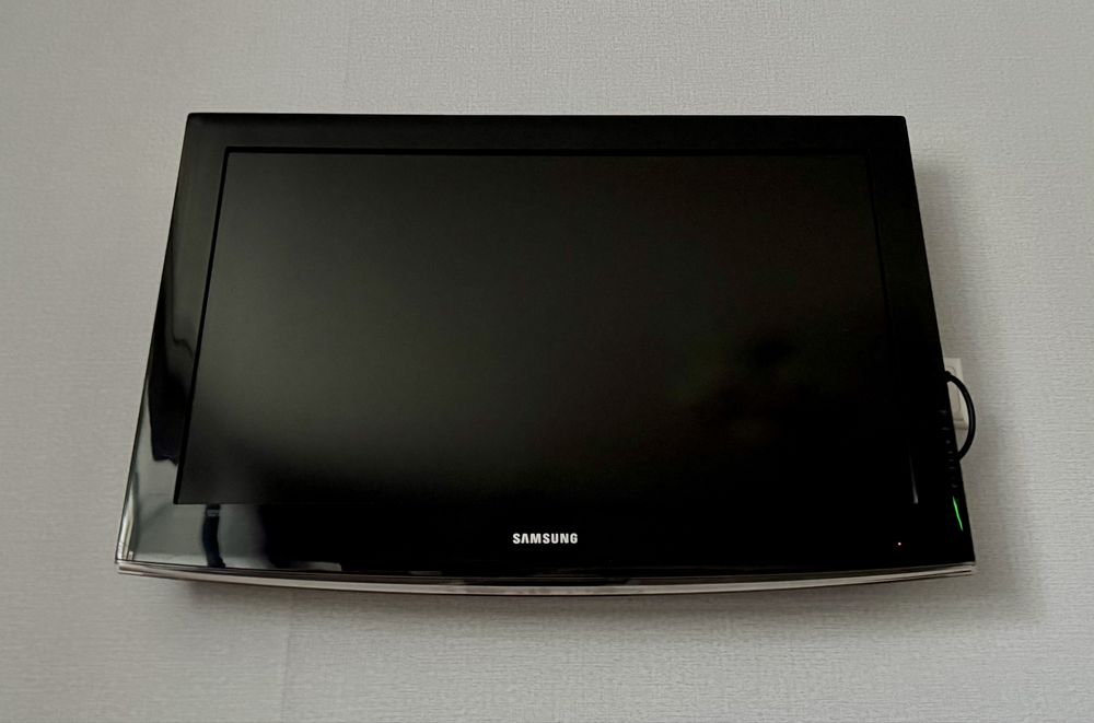 Телевизор Samsung (Самсунг)