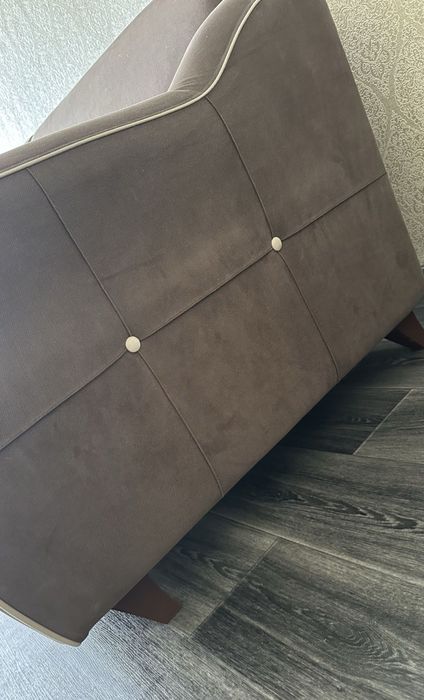 Диван продажа книжка