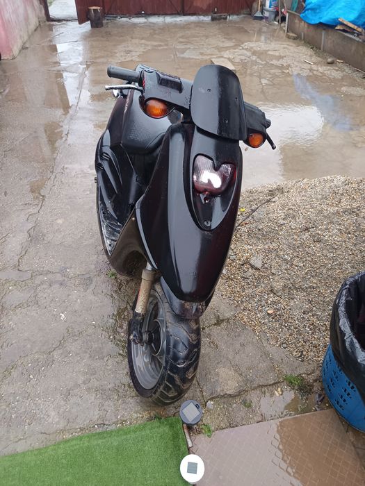 Vând scuter cagiva cucciolo 2t pentru piese sau cine vrea să-l reapare