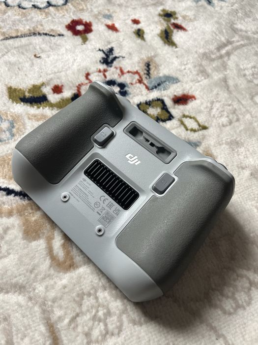 Продается дрон dji mini 3 pro combo