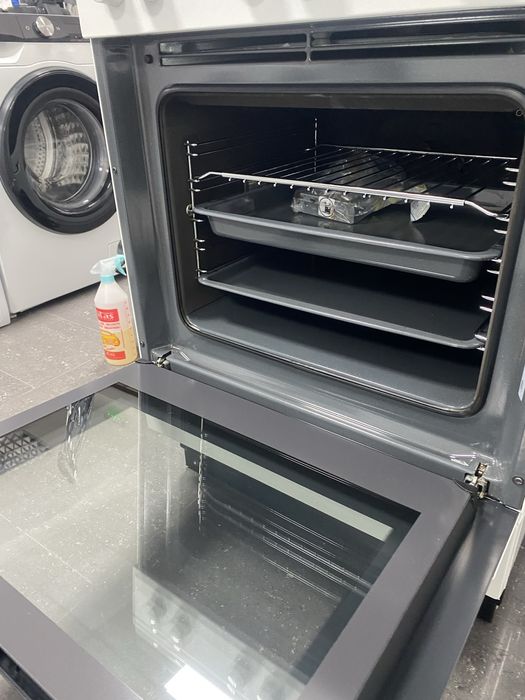 Свободностояща печка VOSS Electrolux