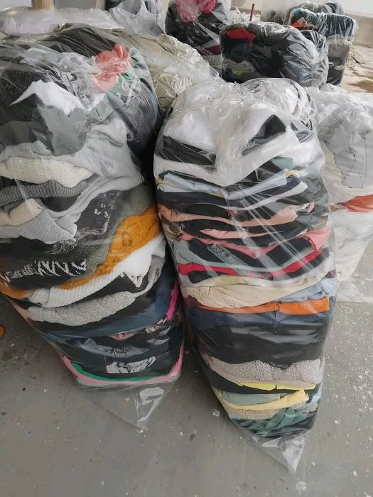 Дрехи втора употреба на едро