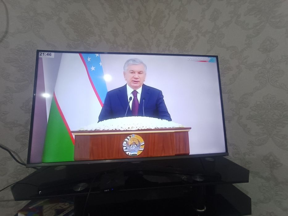 тв самсунг 102 см состояние хорошое с смарт бокс подставкой