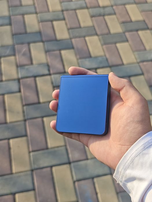 Samsung flip 7 blue