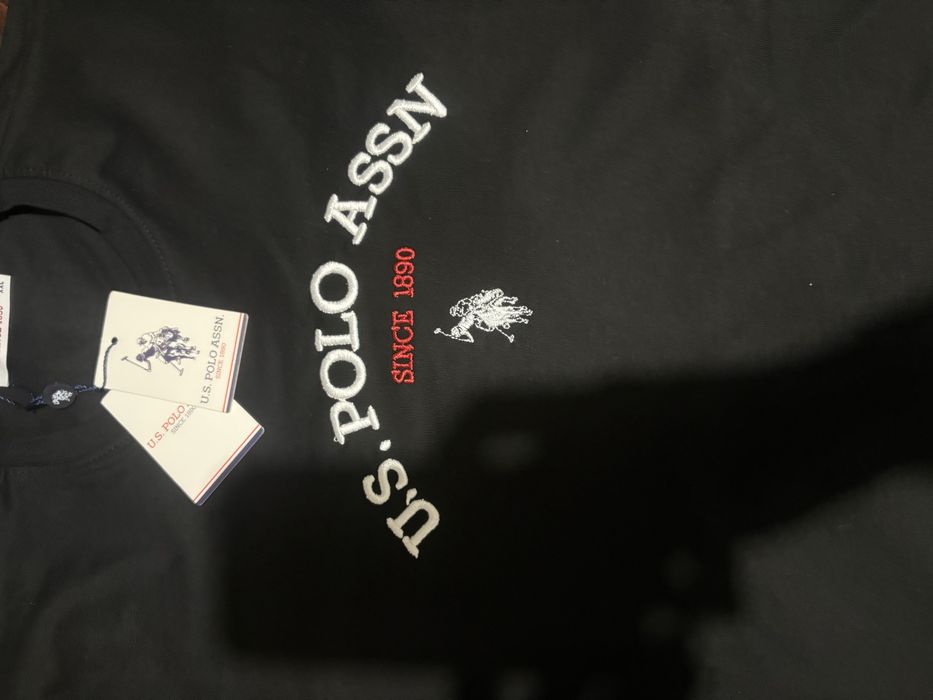 Две оригинални маркови тениски