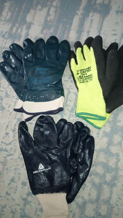 Продаются перчатки рабочие кожаные и резиновые, легкие и утепл