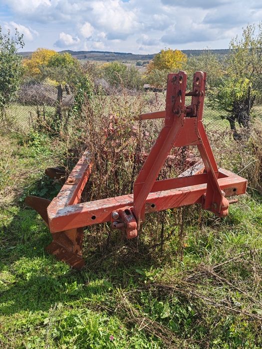 продавам плуг 5х35