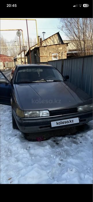 Mazda 626,1990года