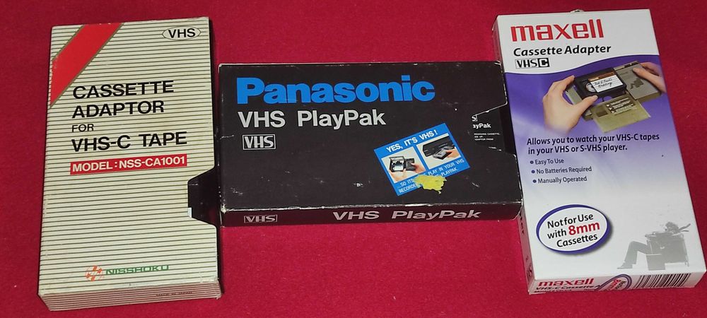 3 bucati adaptor pt. caseta video de la caseta VHS -C la VHS. PANASONIC. MAXELL. NISSHOKU.
