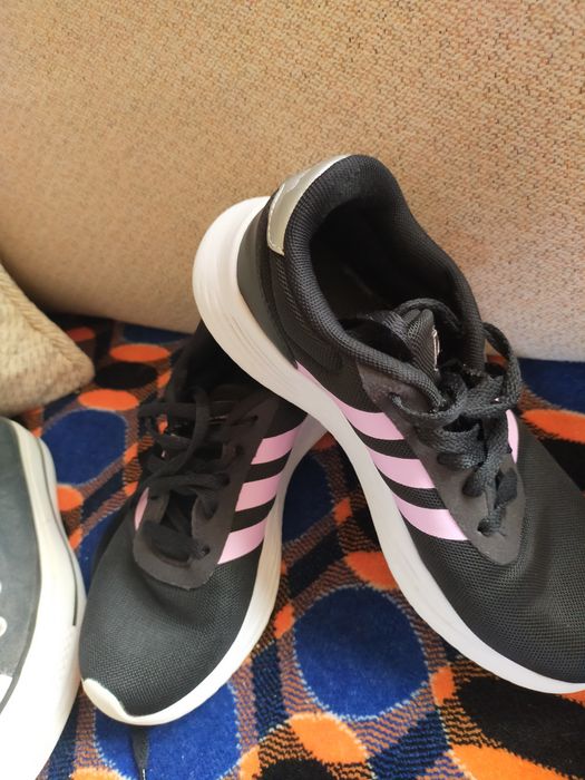 Adidași adidas impecabili