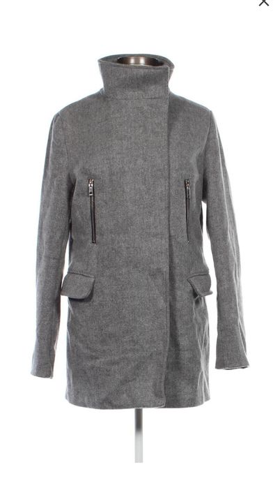 Сиво палто Bershka