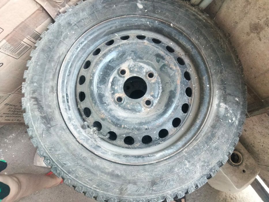 Продам  шыны с дисками