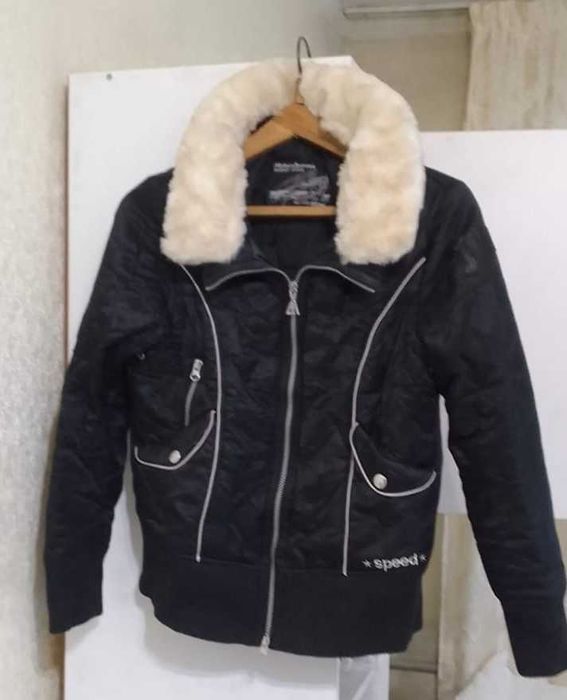 Продам куртку осень весна