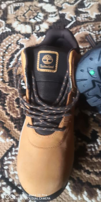 Ghete timberland noi, nu au fost purtați niciodată. Nr 39.