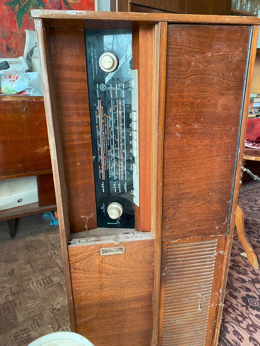 Продавам ретро радио