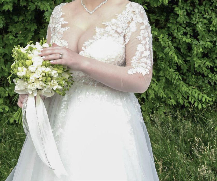 Vand rochie de mireasa, marimea 52