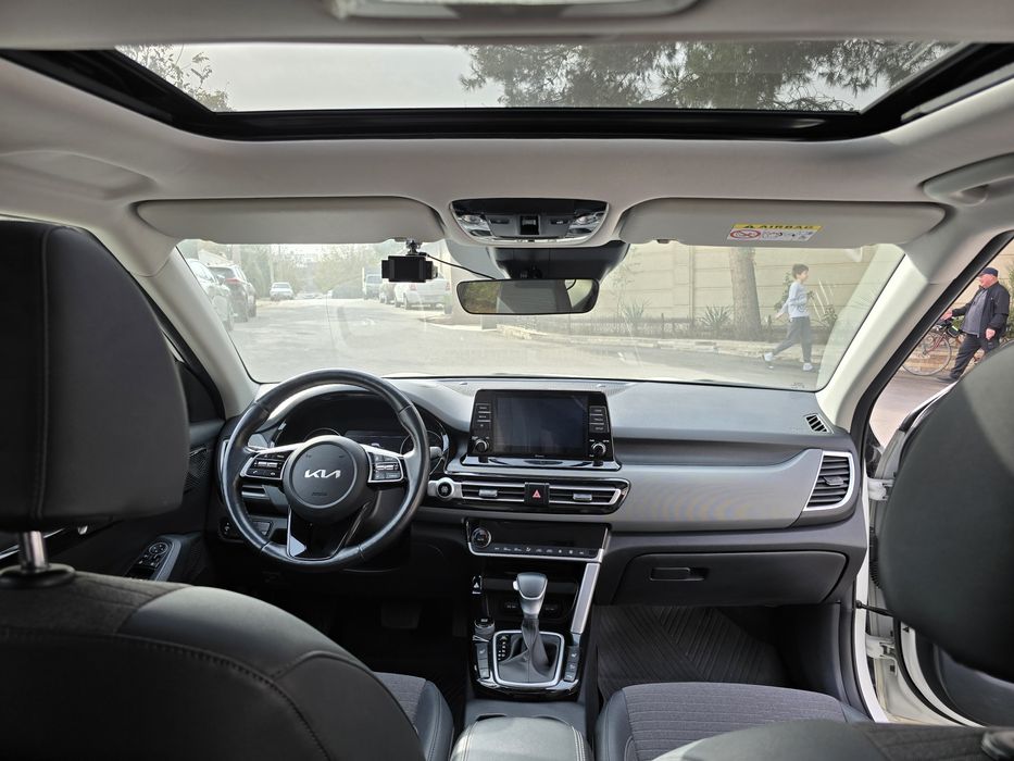 Продаю KIA seltos prestige