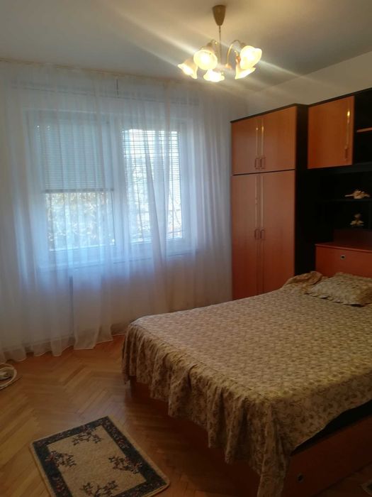 inchiriez apartament doua camere