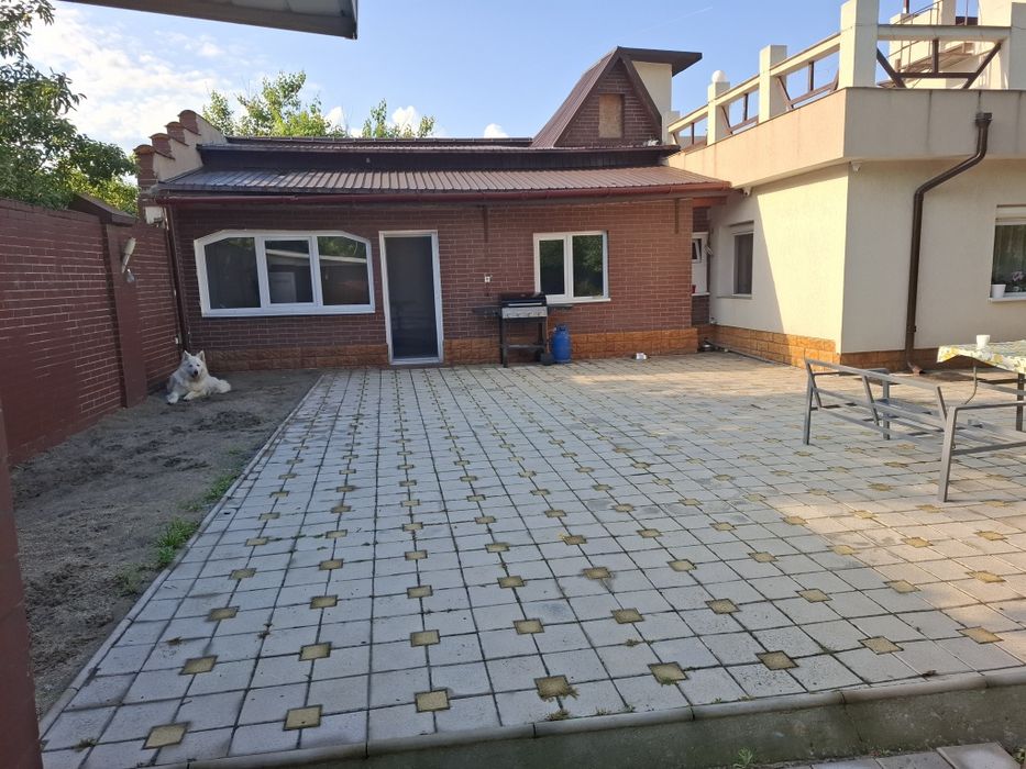 Casa S+P+1+M Drumul taberei Prelungirea Ghencea  Ghidiceni 500m teren